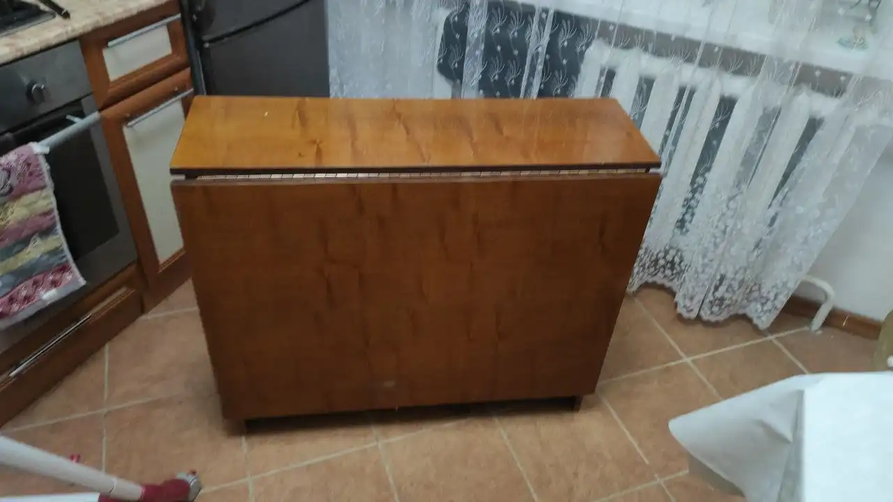 Стол книжка в хорошем состоянии