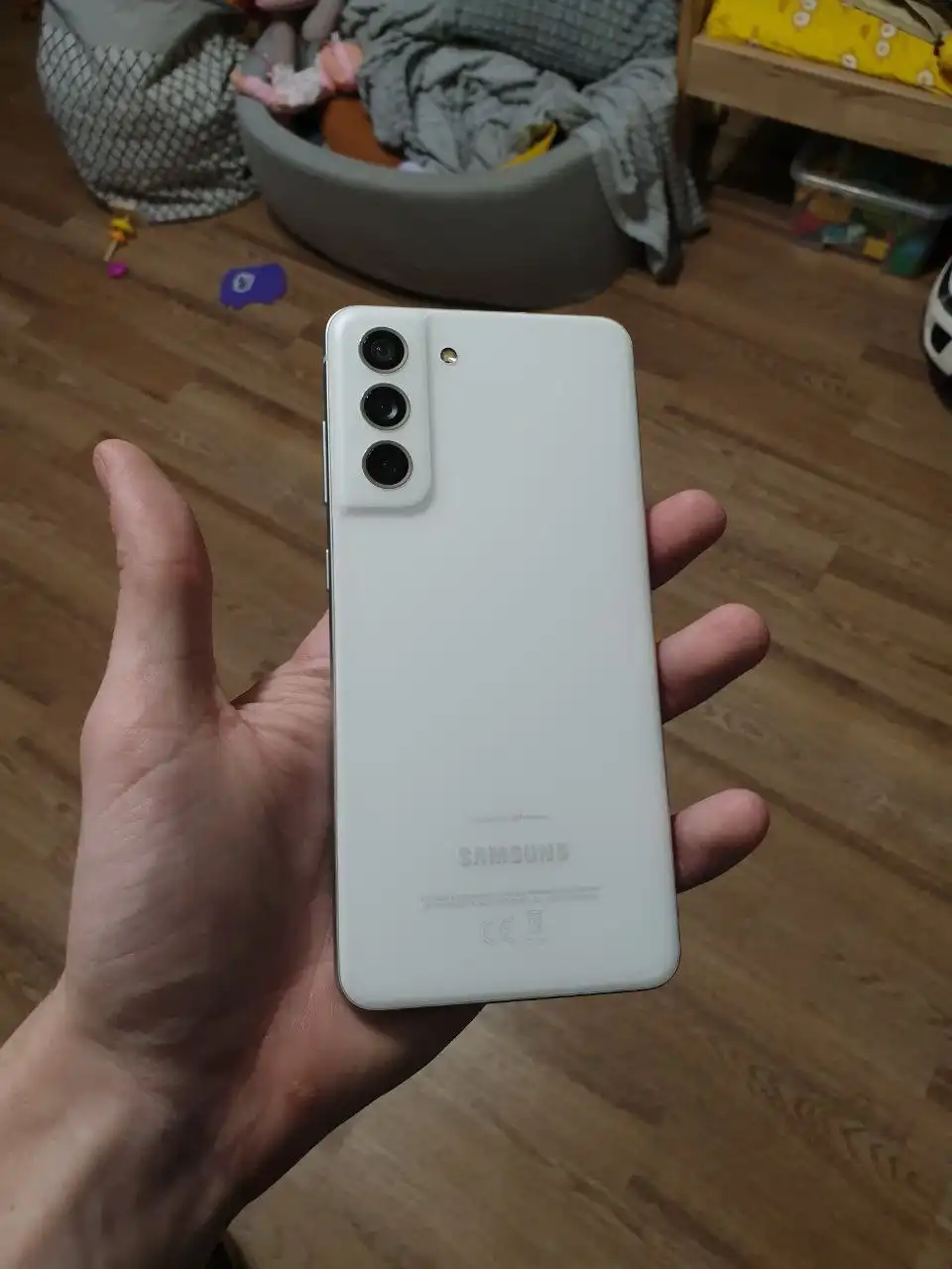 Продам/обменяю Samsung S21 FE в идеальном состоянии