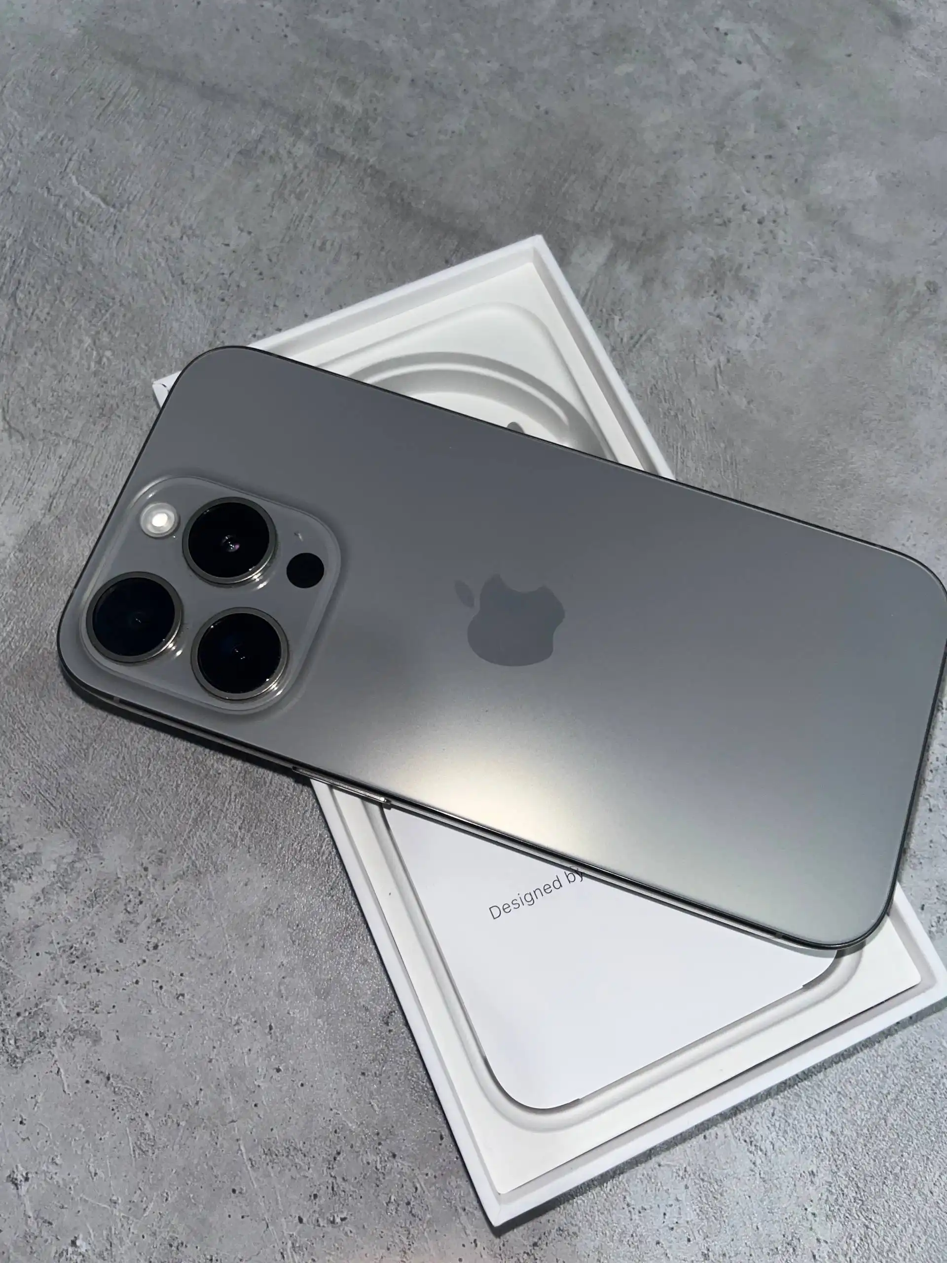 iPhone 15 Pro 256 ГБ в отличном состоянии