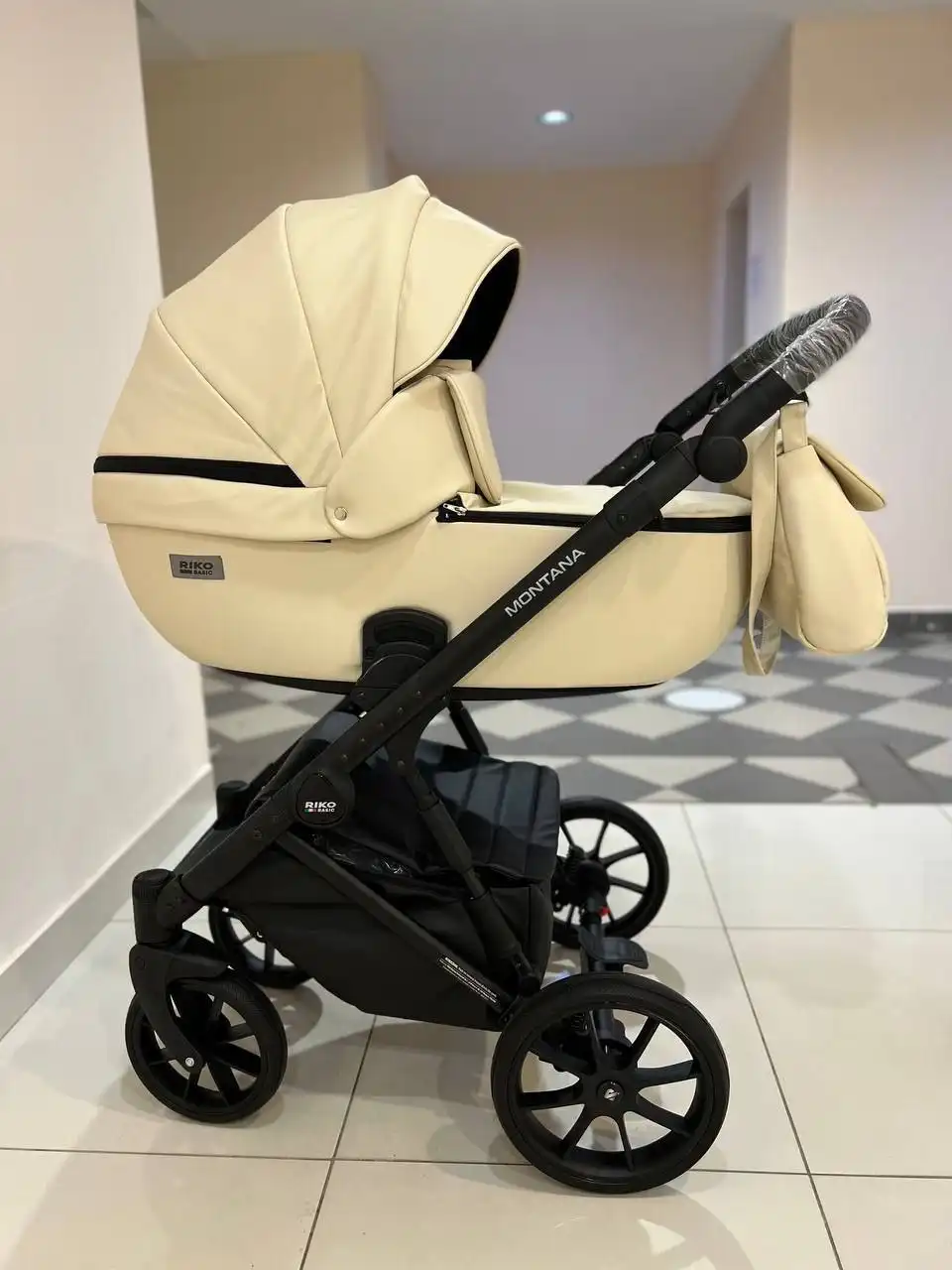 Продам детскую коляску в отлично состоянии - Коляски (Товары для детей) в Казань