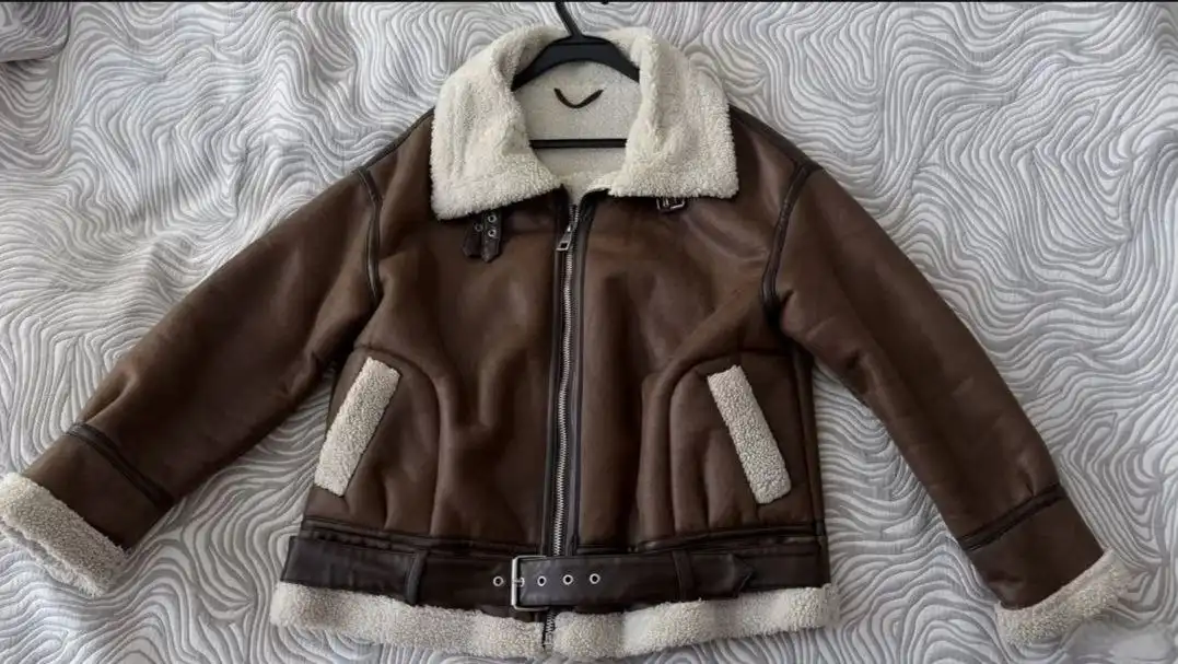 Продается дубленка-авиатор коричневого цвета - Верхняя одежда (Одежда) в Казань