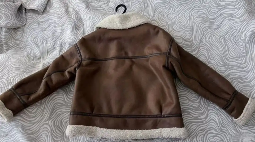 Продается дубленка-авиатор коричневого цвета - Верхняя одежда (Одежда) в Казань