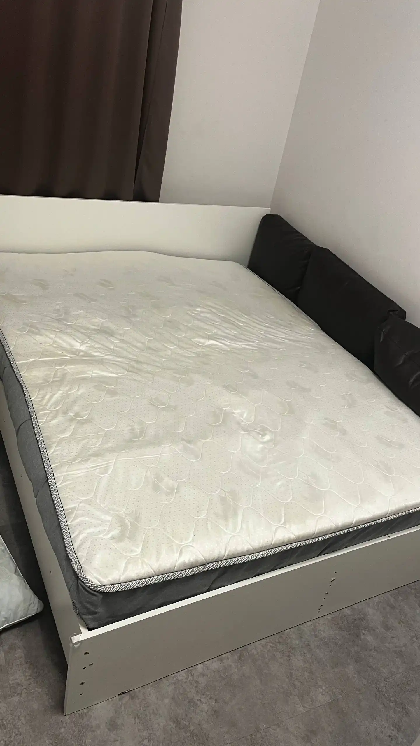 Продам кровать с матрасом 160х200 - Мебель (Для дома и дачи) в Казань