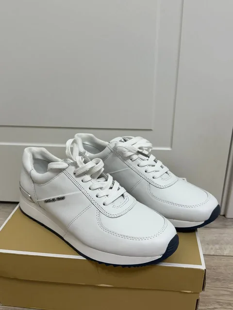 Кроссовки Michael Kors женские 39 размер - Брюки/джинсы в Казань
