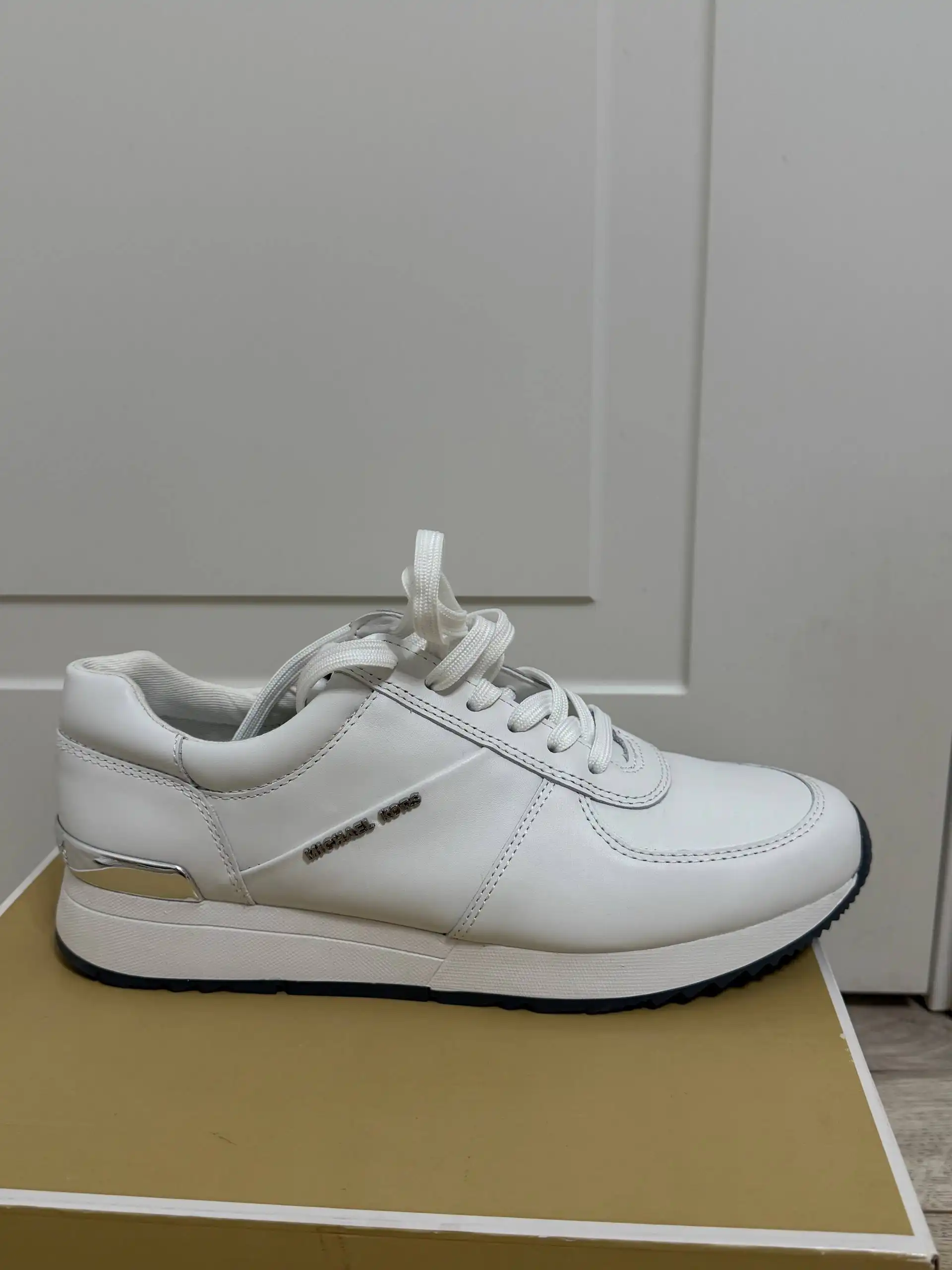 Кроссовки Michael Kors женские 39 размер - Обувь (Одежда) в Казань