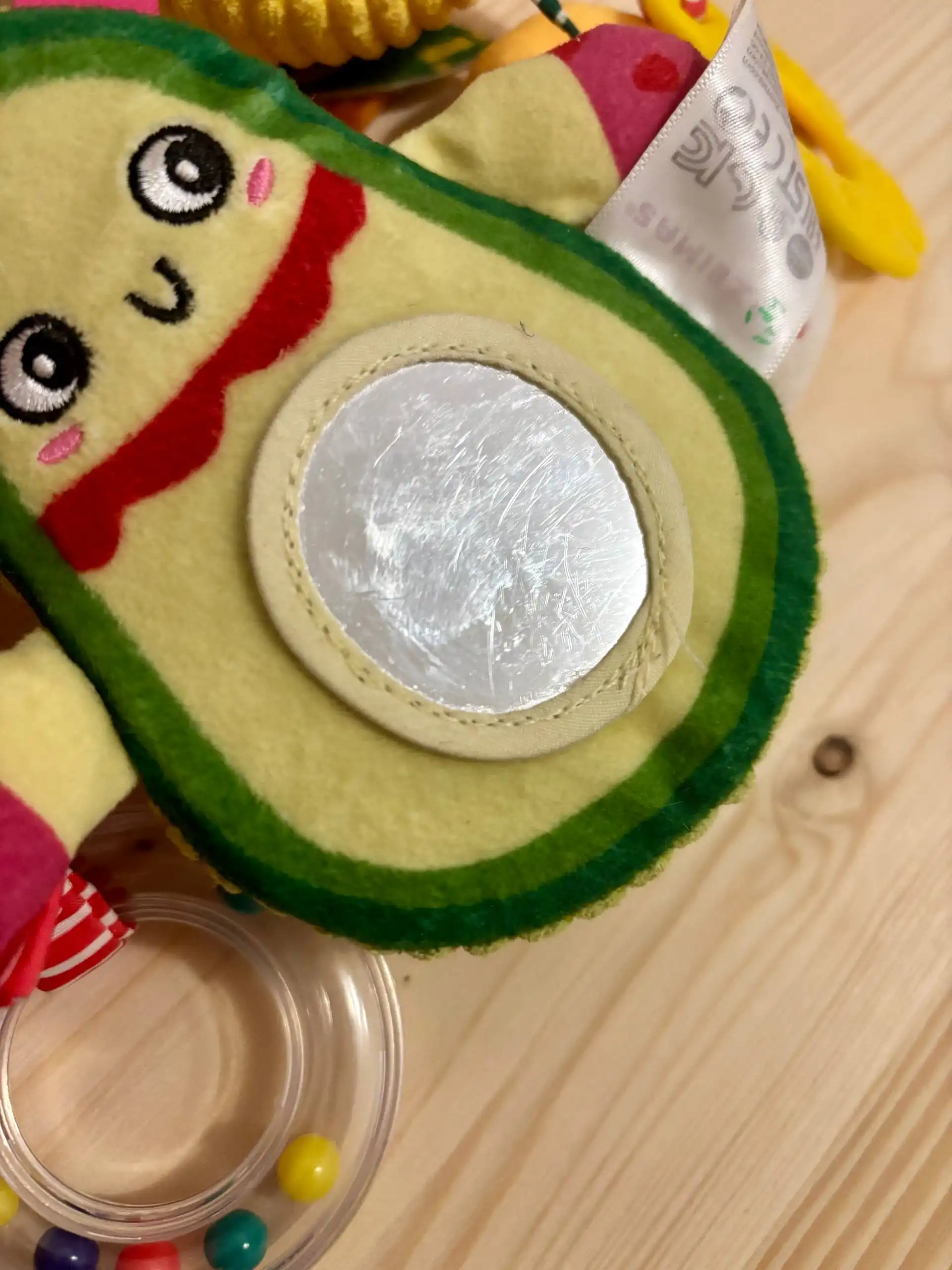 Игрушки подвесные с царапинами - Игрушки (Товары для детей) в Казань