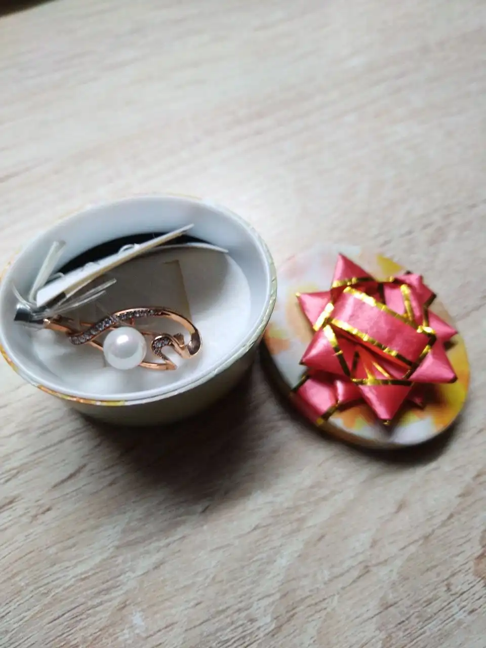 Новая брошь серебро с фианитами и жемчугом - Бижутерия (Барахолка) в Казань