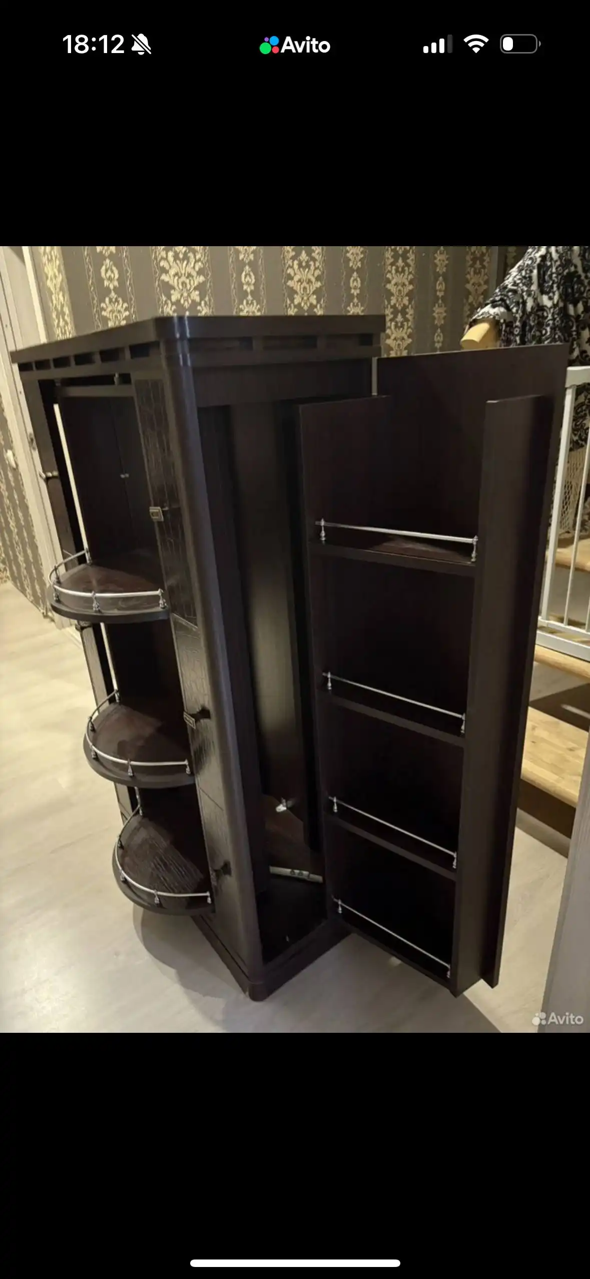 Продам барный шкаф из дерева с дефектами - Мебель (Для дома и дачи) в Казань