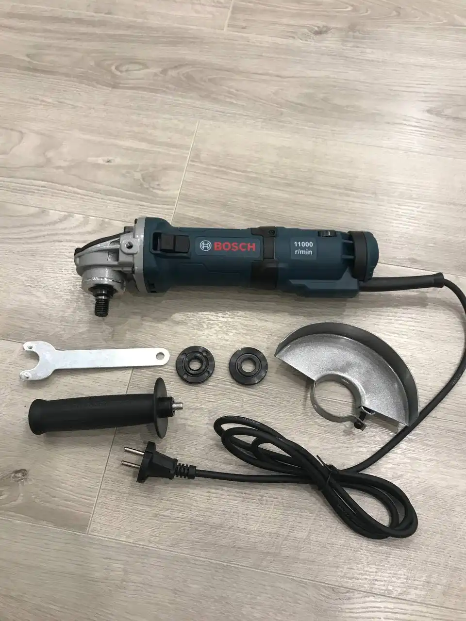 Продам УШМ Bosch 125 с регулировкой оборотов - Электроинструменты (Электроника) в Казань