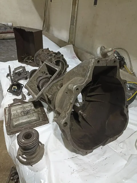 МКПП 5 ст. от Ford Bronco 2 на запчасти или ремонт - Запчасти в Екатеринбург