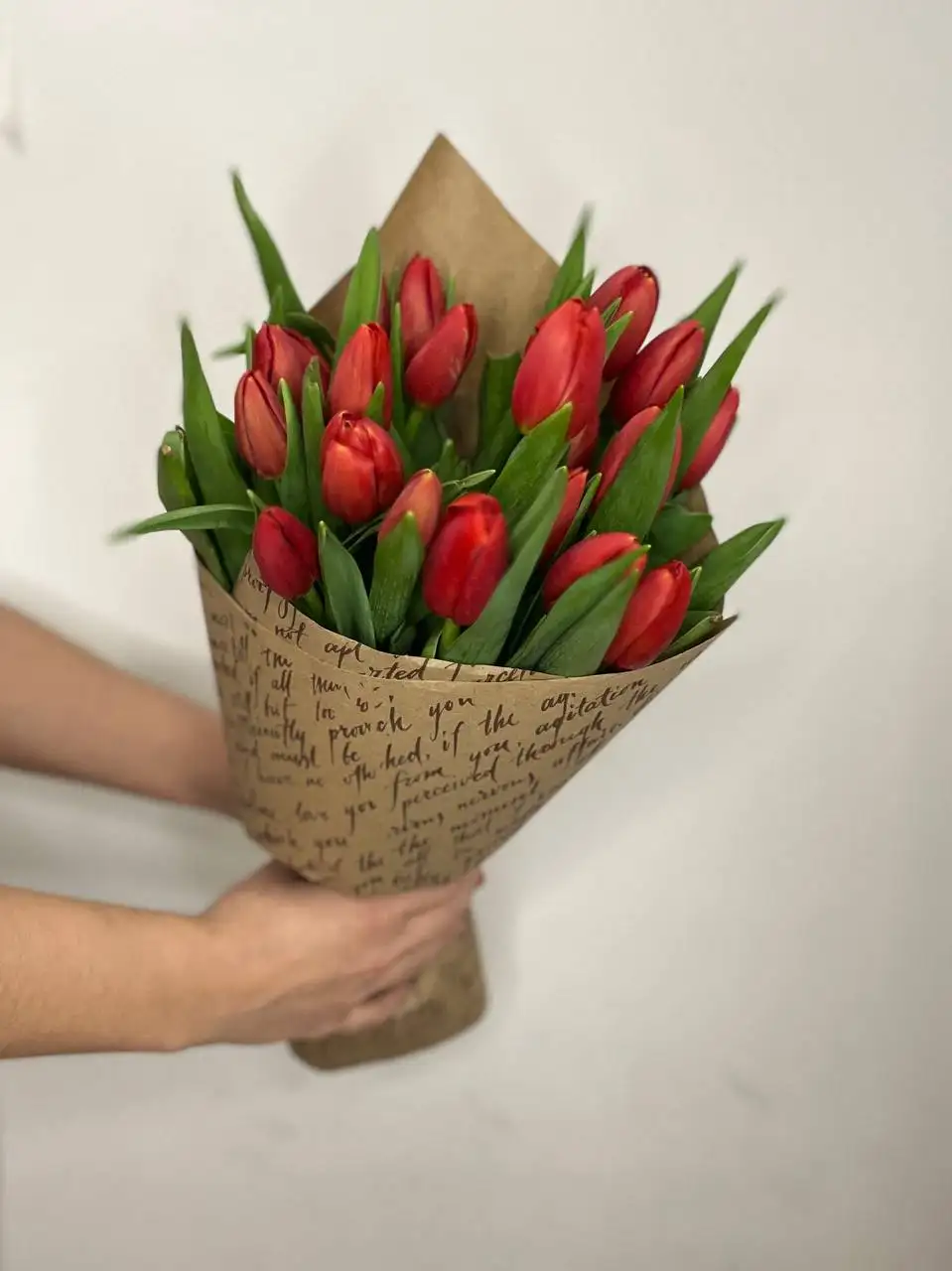 Тюльпаны к 8 марта корпоративные заказы - Цветы (Хобби и отдых) в Москва