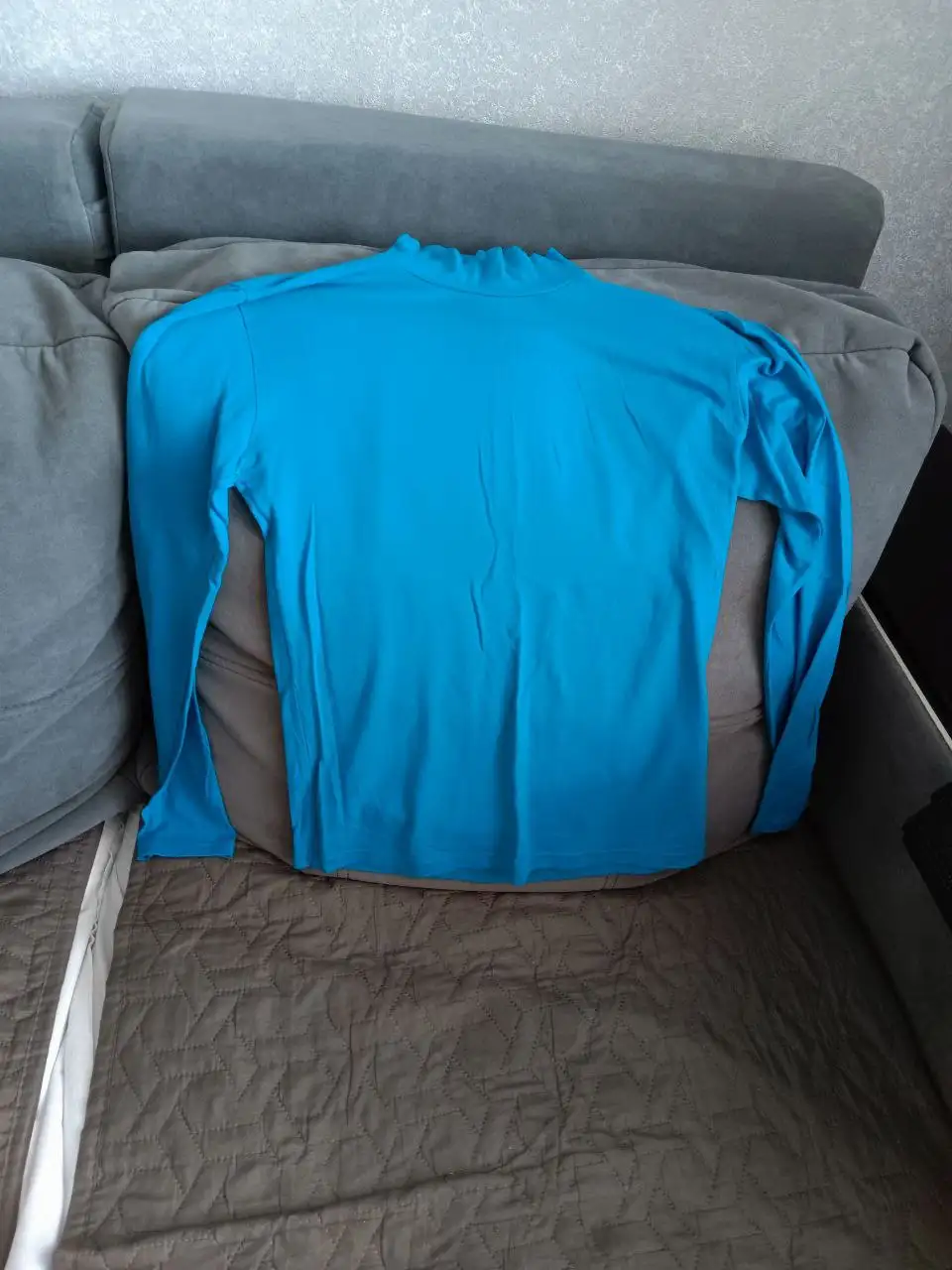 Продажа одежды: водолазки, джинсы для беременных, куртка - Женская одежда (Одежда) в Казань