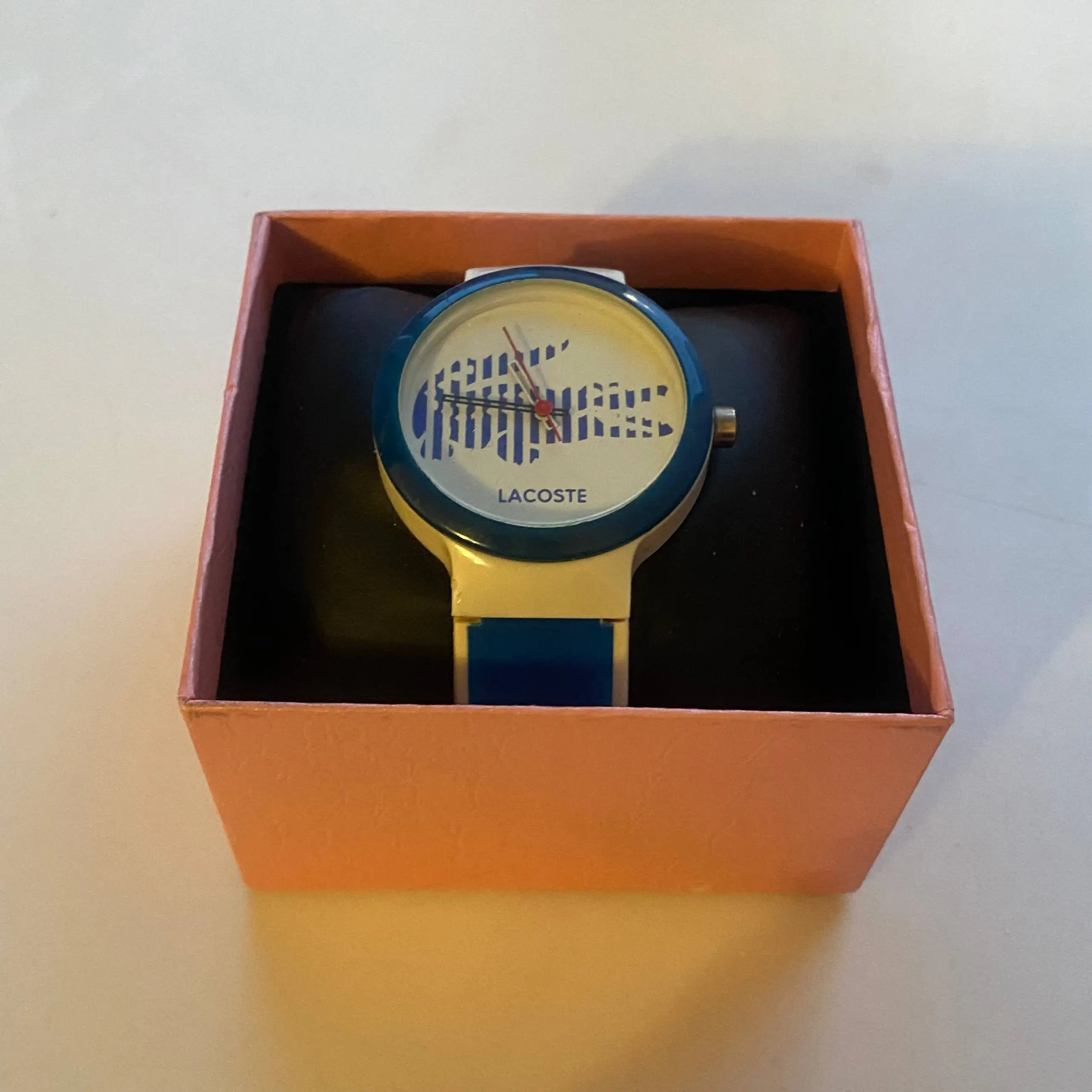 Женские кварцевые часы LACOSTE LC 46.1.29.2224 - Часы (Электроника) в Казань