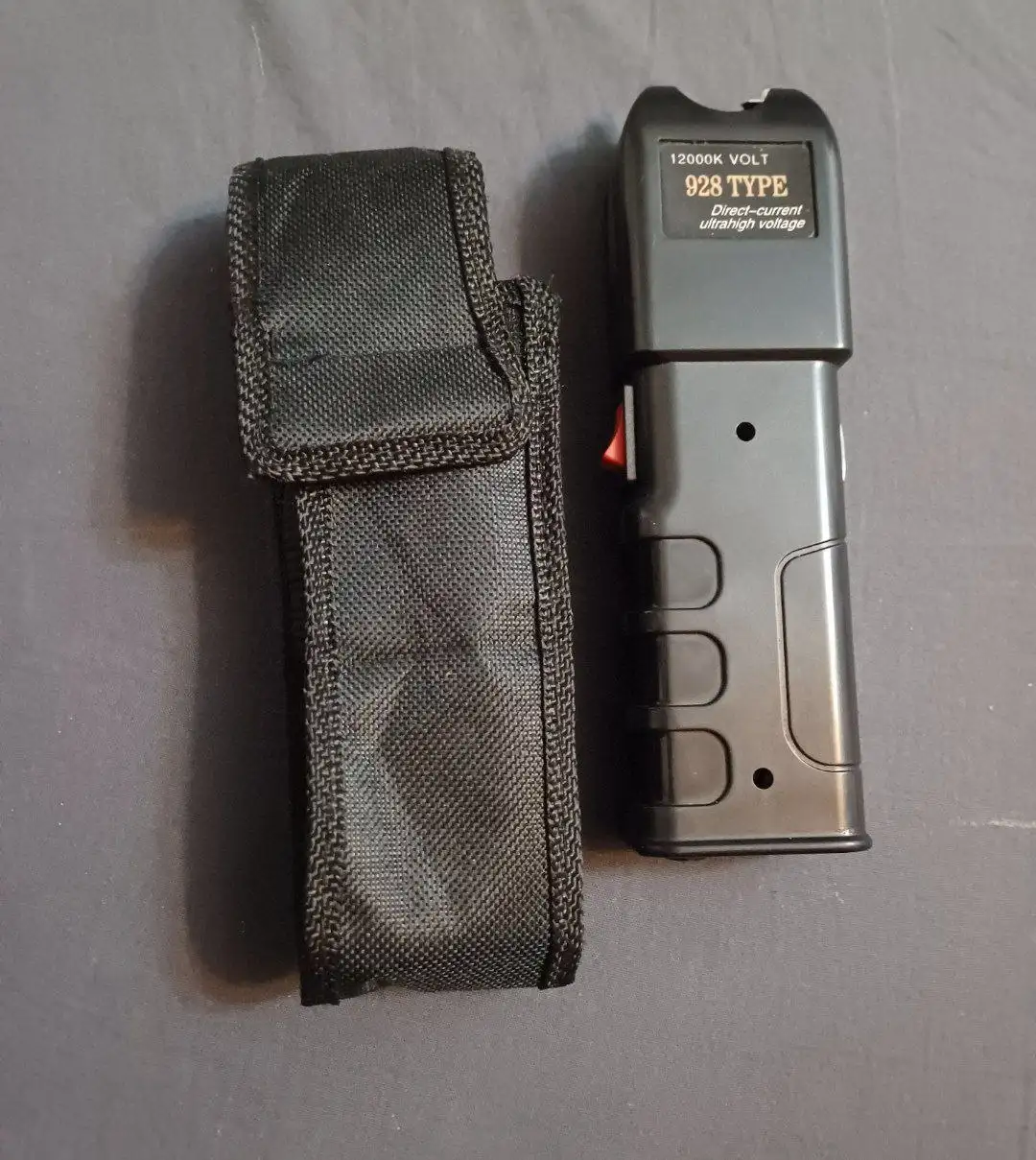 Продам шокер с зарядкой и чехлом - Электрошокеры (Барахолка) в Казань