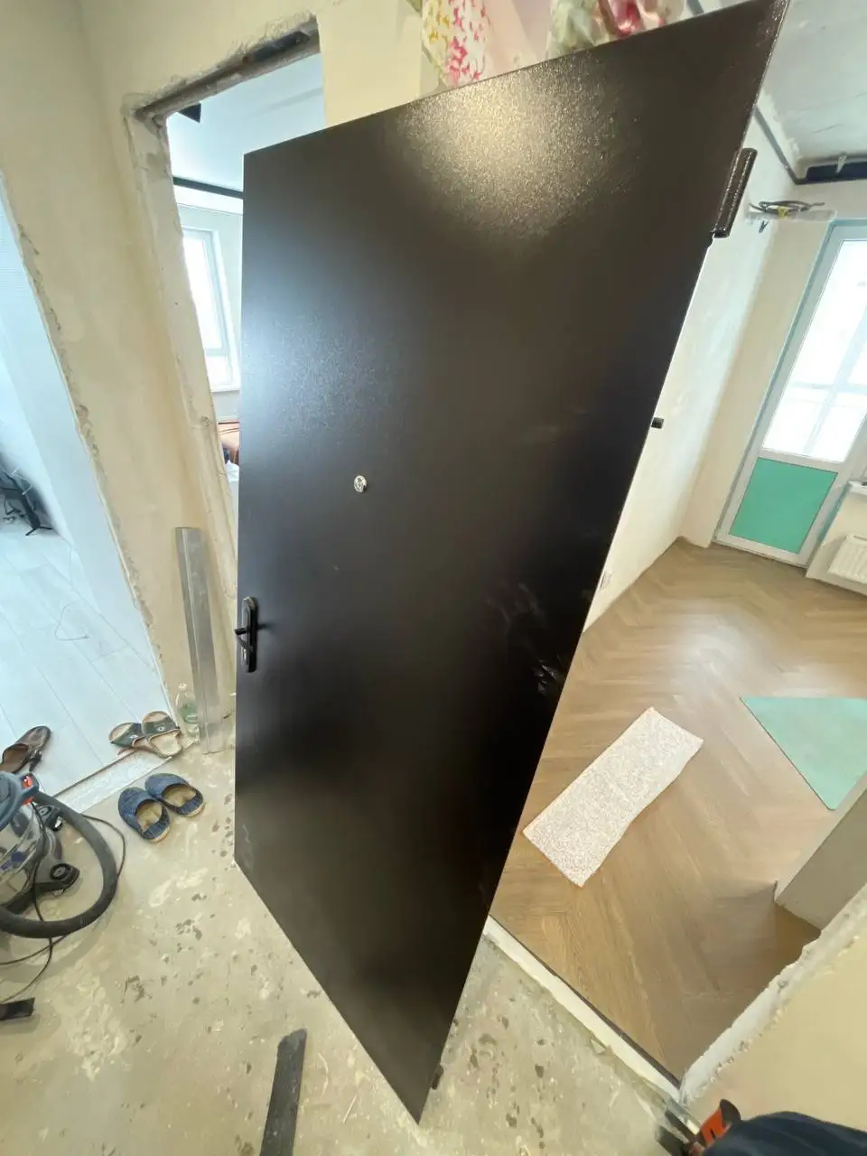 Дверь входная от застройщика - Двери (Для дома и дачи) в Казань