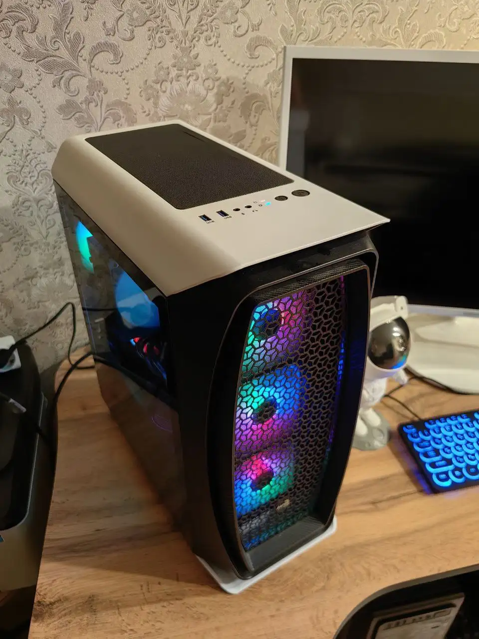 Продажа игрового системного блока и монитора Samsung - Компьютеры и комплектующие (Электроника) в Казань