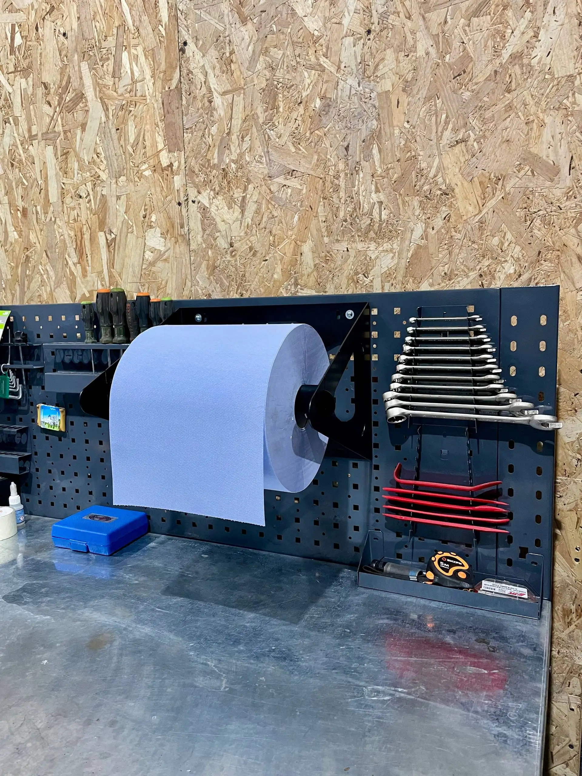 Диспенсер-держатель для протирочной бумаги - Профессиональное оборудование (Оборудование) в Казань