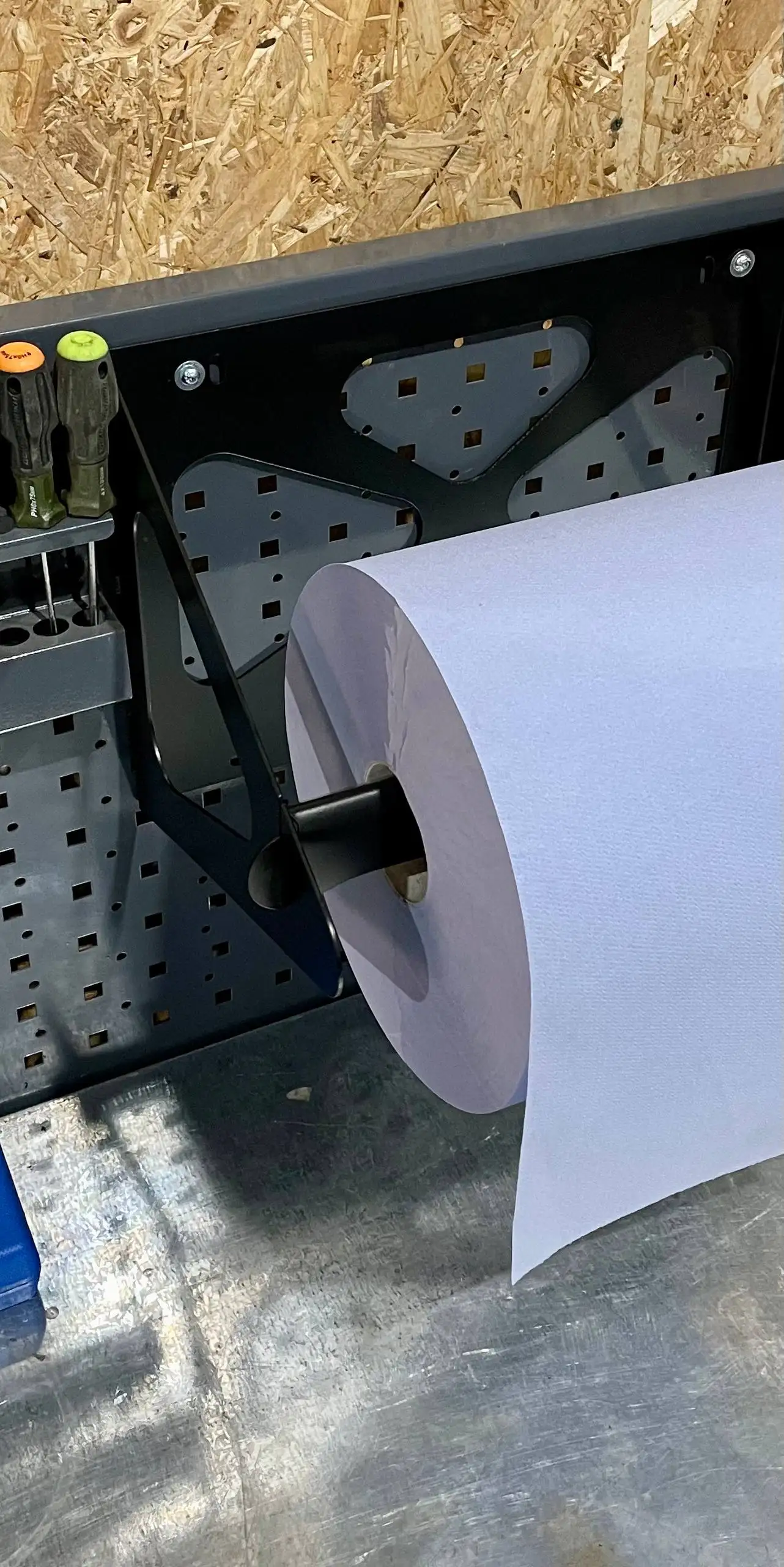 Диспенсер-держатель для протирочной бумаги - Профессиональное оборудование (Оборудование) в Казань