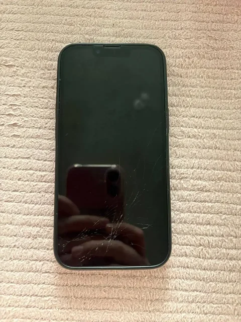 Продам iPhone 13 256 ГБ с трещиной на экране - Кабели и разъёмы в Казань