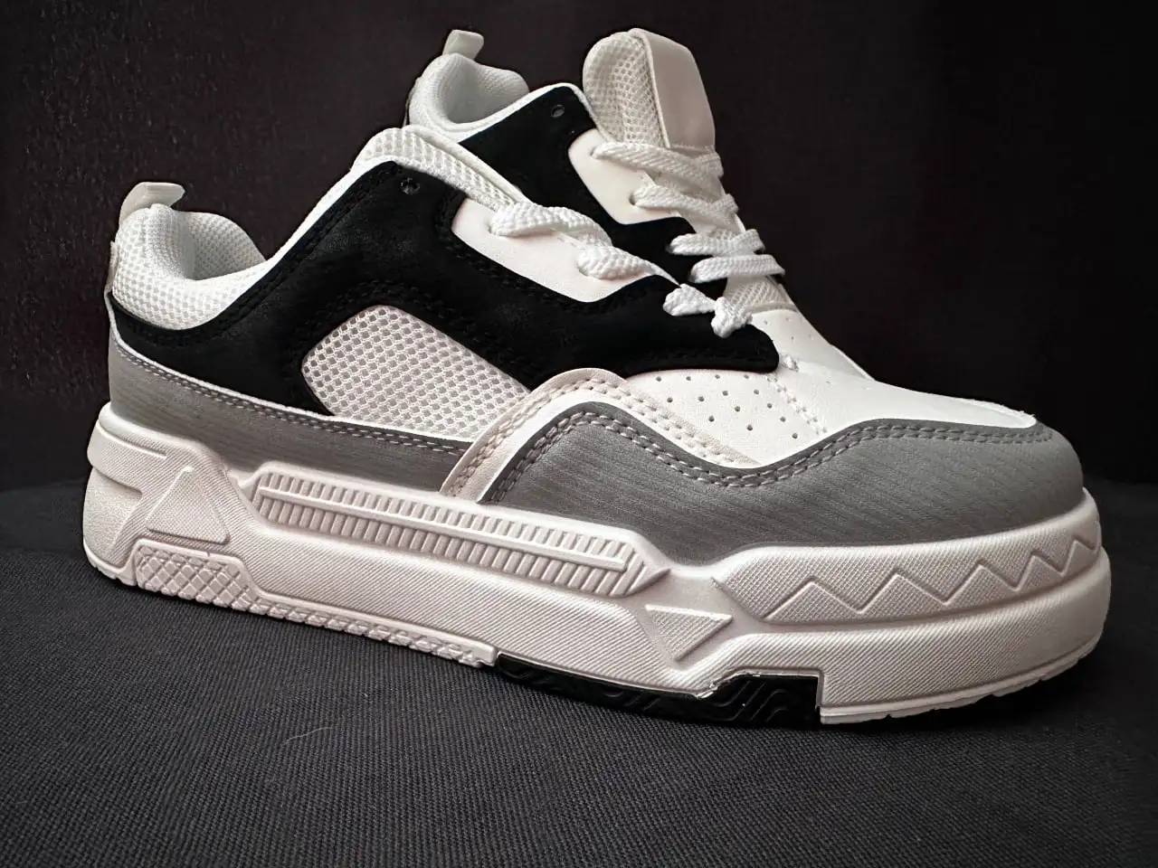 Продам кроссовки новые в коробке - Обувь (Одежда) в Казань