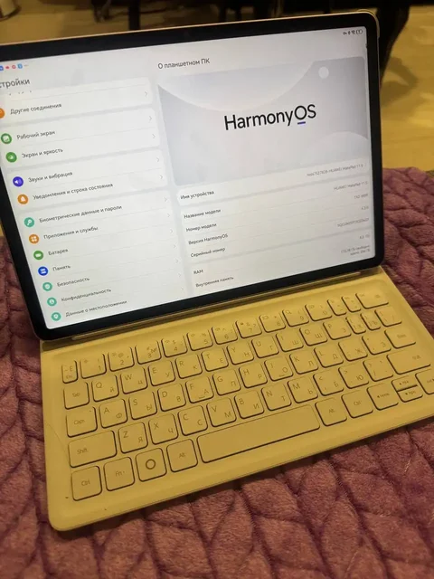 Продам планшет Huawei MatePad 11.5 с клавиатурой и стилусом - Умные часы в Казань
