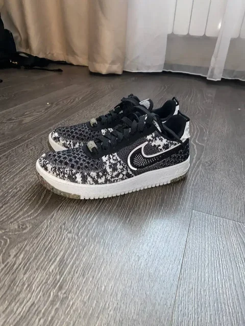 Продам кроссовки Nike Air Force Flyknit 41 размер - Вечерние платья в Казань