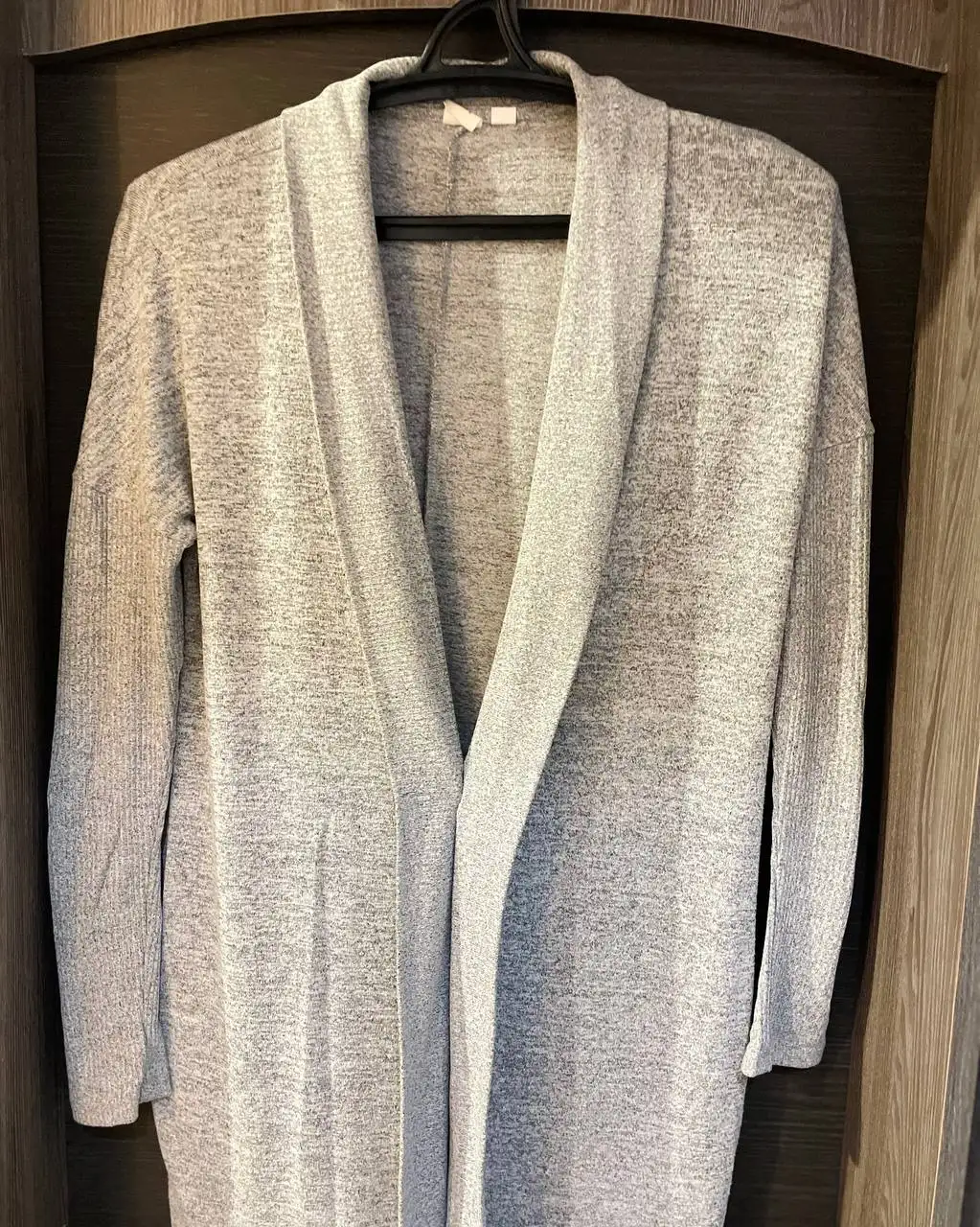 Продам б/у кардиган и свитер - Верхняя одежда (Одежда) в Казань