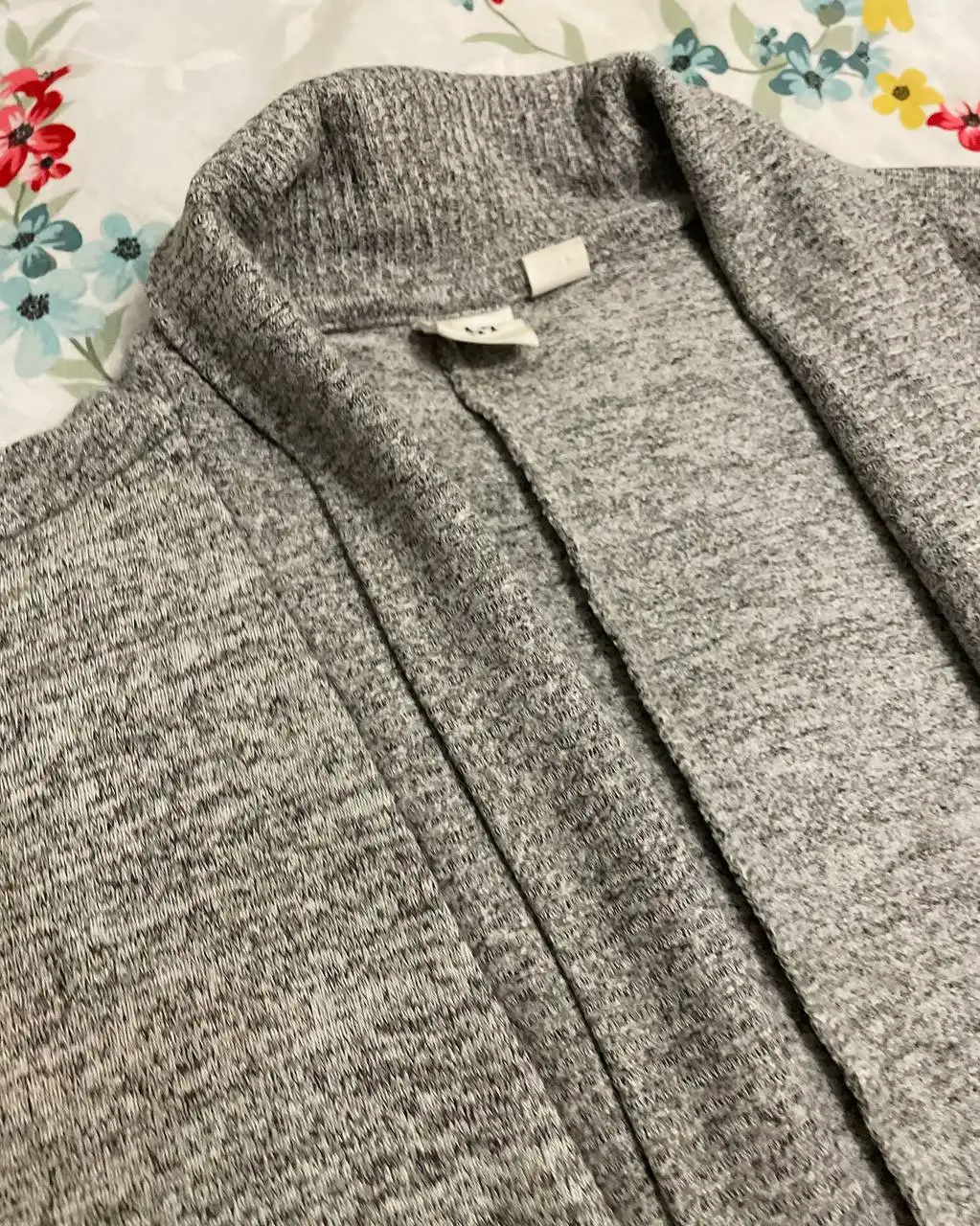 Продам б/у кардиган и свитер - Верхняя одежда (Одежда) в Казань