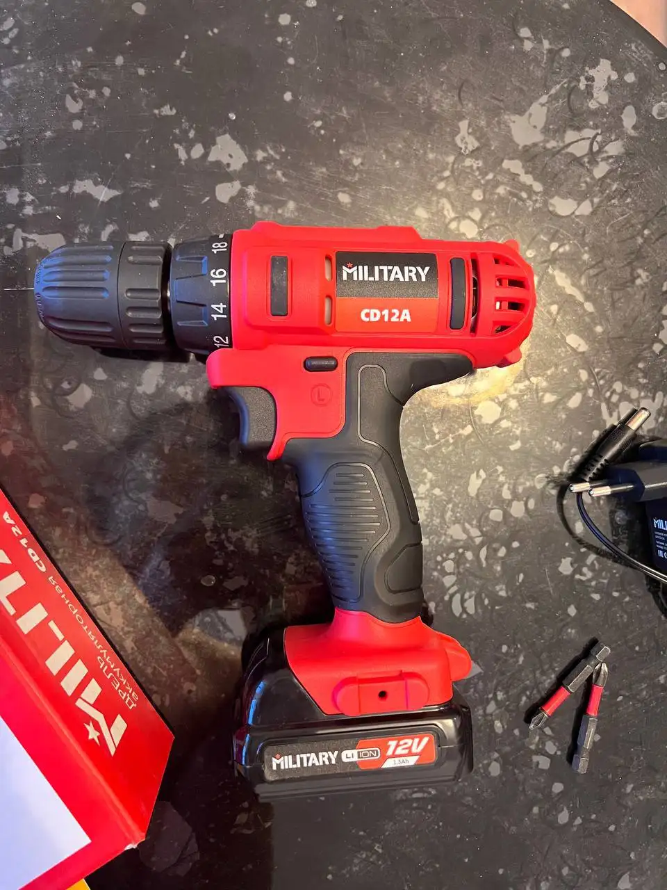Б/у аккумуляторная дрель MILITARY CD12А - Инструменты (Барахолка) в Казань