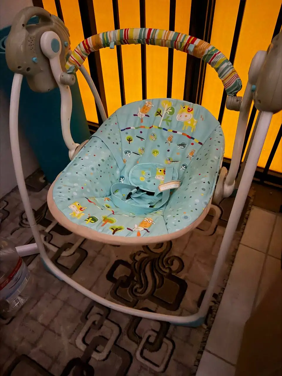 Продам электрокачель с музыкой - Детские качели (Хобби и отдых) в Казань