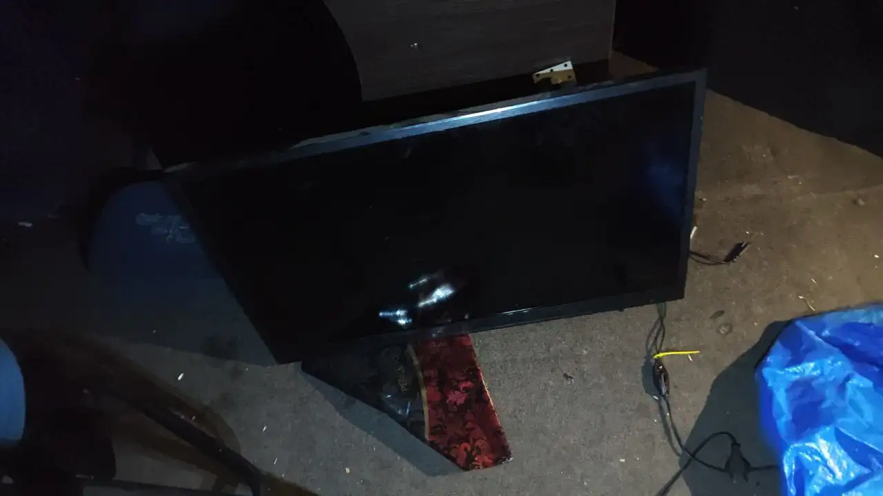 Телевизор Супра 2000 без пульта - Телевизоры (Электроника) в Казань