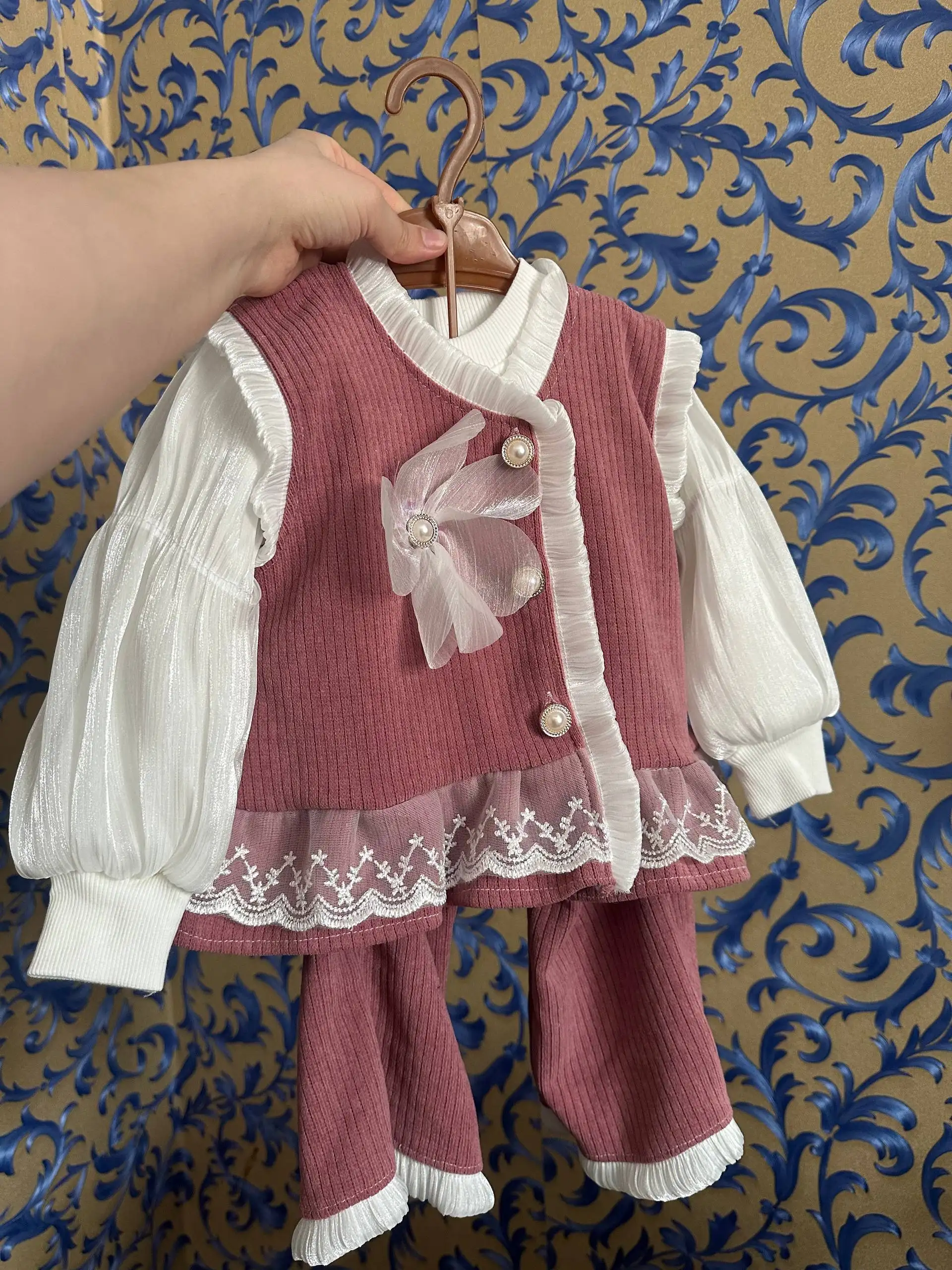 Новые комплекты на девочку 80-86р - Одежда для детей (Товары для детей) в Казань