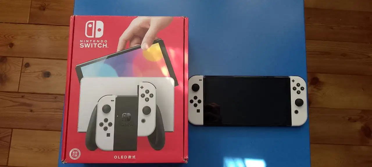 Продам Nintendo Switch OLED в отличном состоянии - Игровые приставки (Электроника) в Казань
