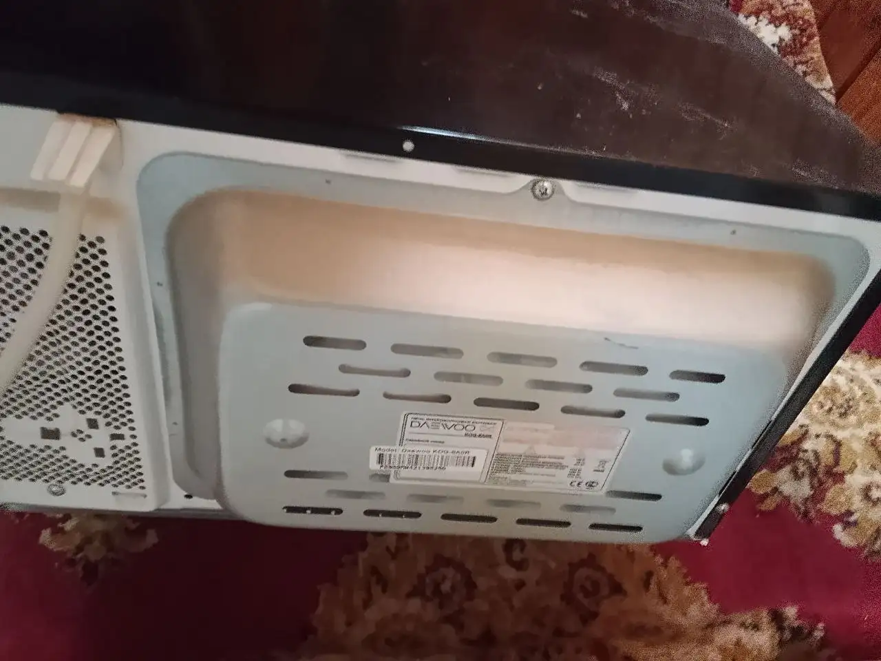 Продам микроволновку с вмятиной - Бытовая техника (Электроника) в Казань