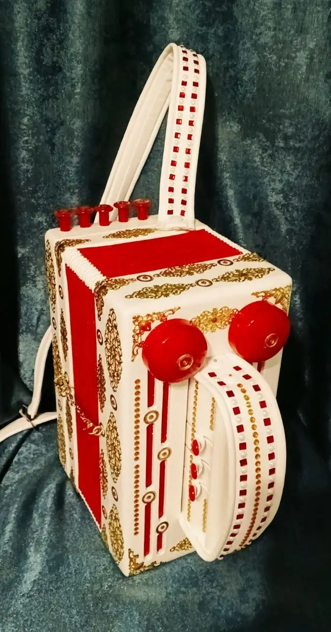 Продажа уникальной тальянки ручной работы - Музыкальные инструменты (Хобби и отдых) в Казань