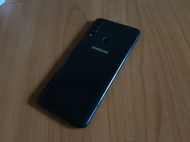 Продажа Samsung A20s 32GB и iPhone X 256GB - Электронные сигареты и вейпы в Казань