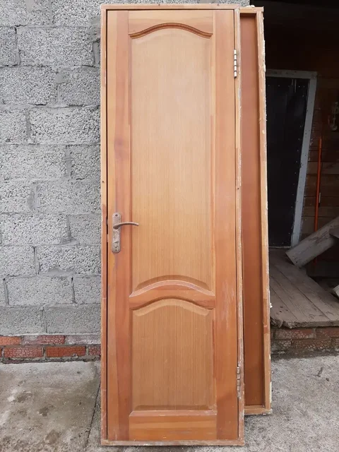 Продажа межкомнатных дверей б/у - Инвентарь для уборки в Казань