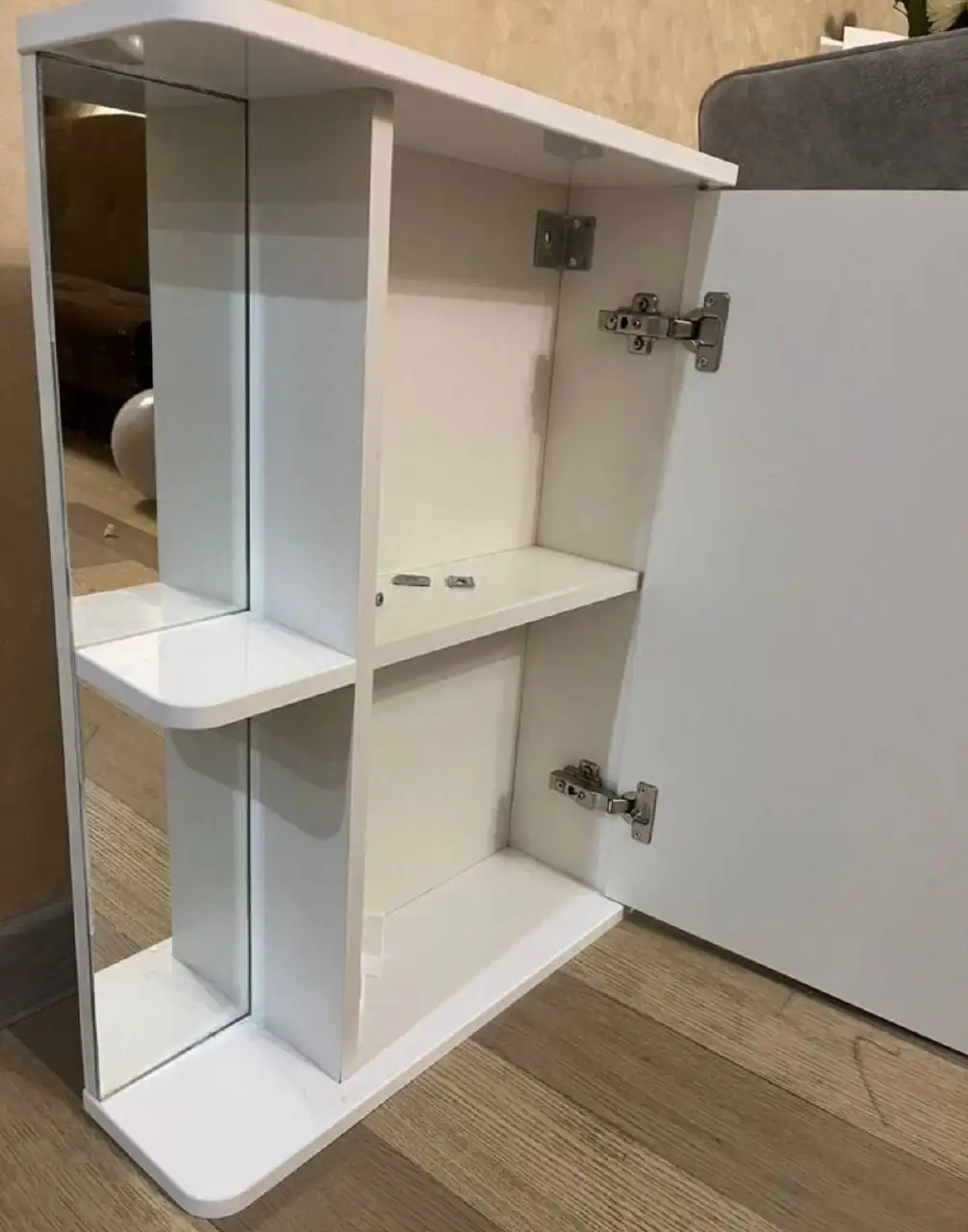 Продам зеркало б/у с дефектом - Барахолка в Казань