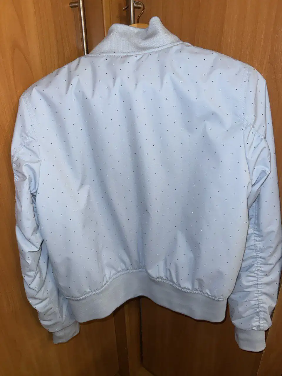 Стильный укороченный бомбер MODTEX - Верхняя одежда (Одежда) в Казань