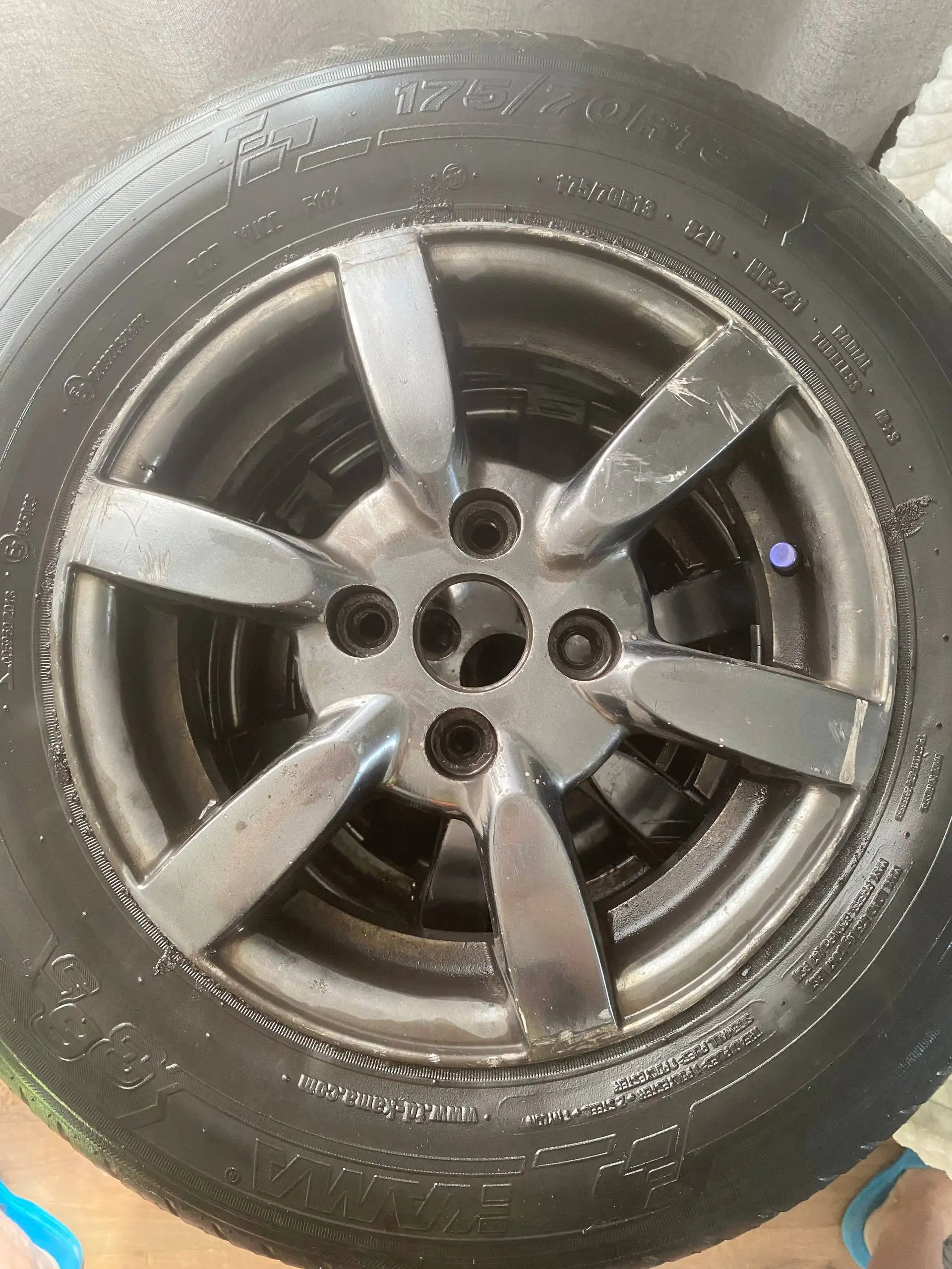 Продажа комплекта колес R13 с Калины - Шины и диски (Запчасти) в Казань