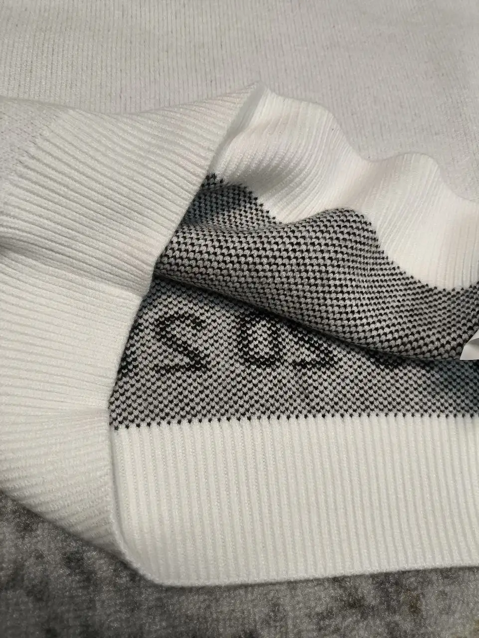 Свитер Maison Margiela новый с бирками - Одежда в Казань