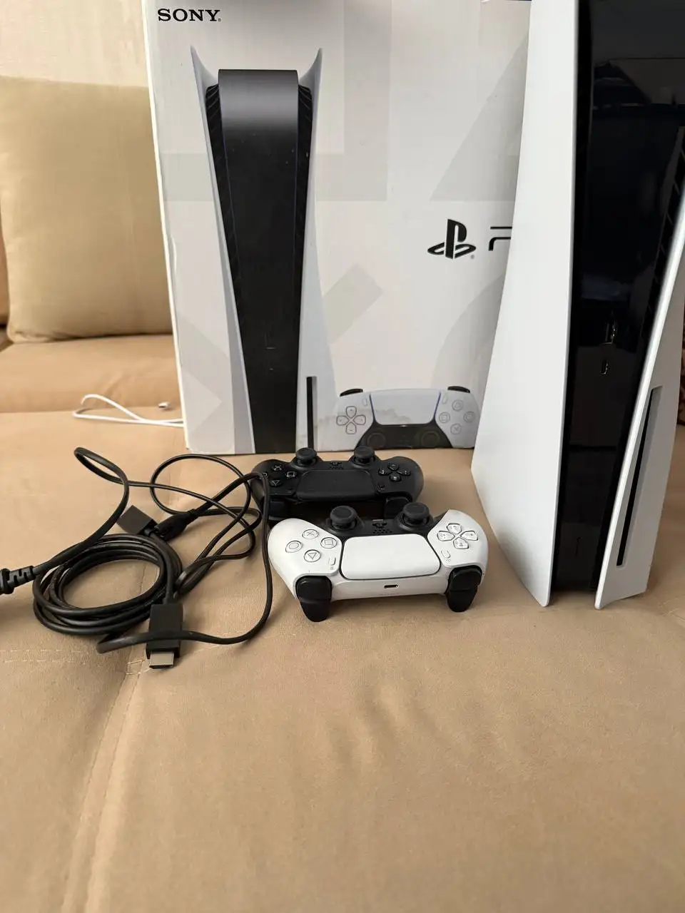 Продам PlayStation 5 с двумя геймпадами и памятью 825 ГБ - Игровые консоли (Электроника) в Казань