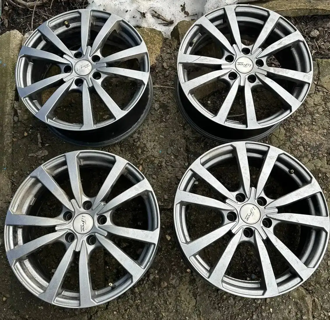 Продажа комплекта литых дисков для Volkswagen Tiguan - Диски (Запчасти) в Казань