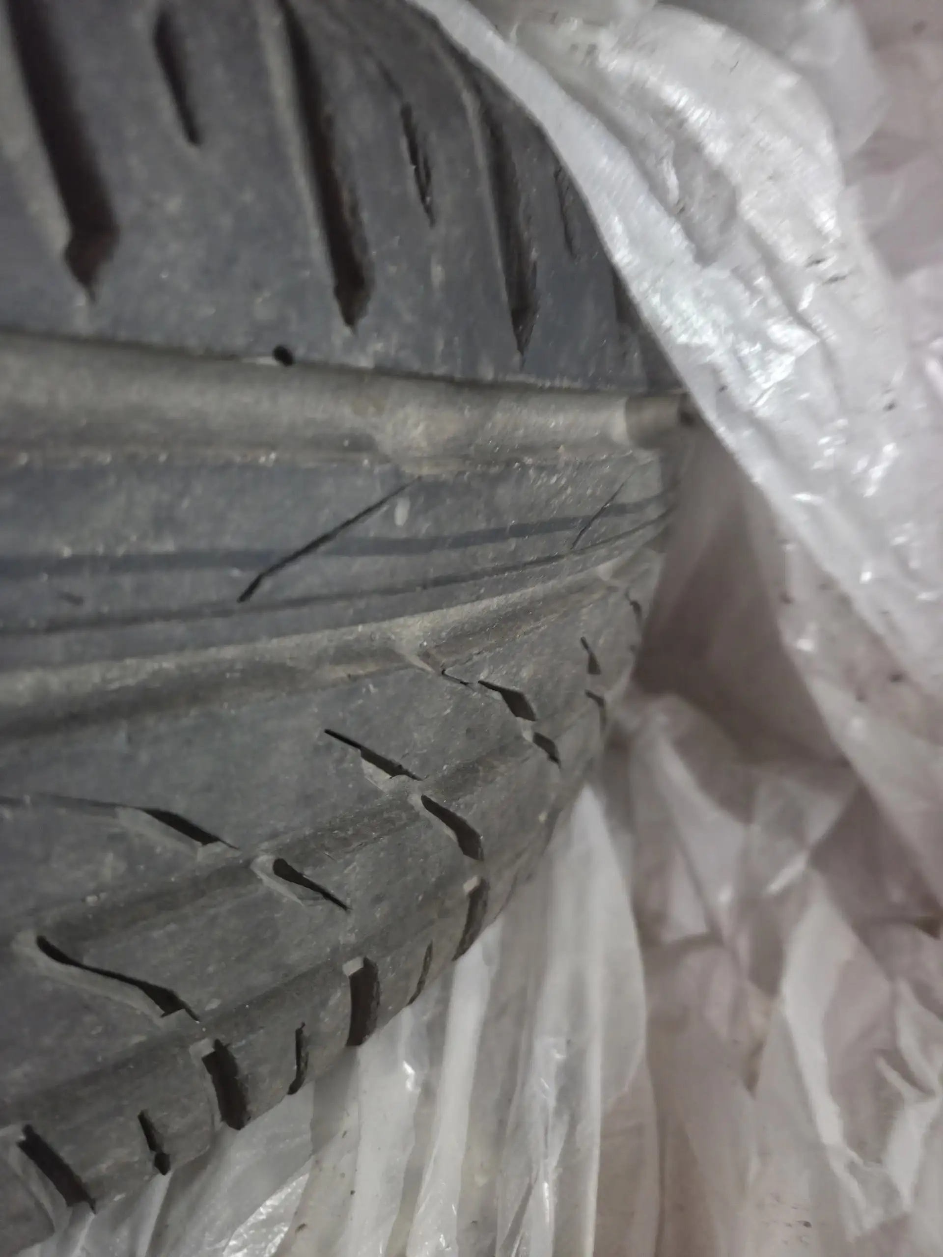 Продам колёса в сборе 16 радиус с дисками 5х105 - Запчасти (Авто) в Казань