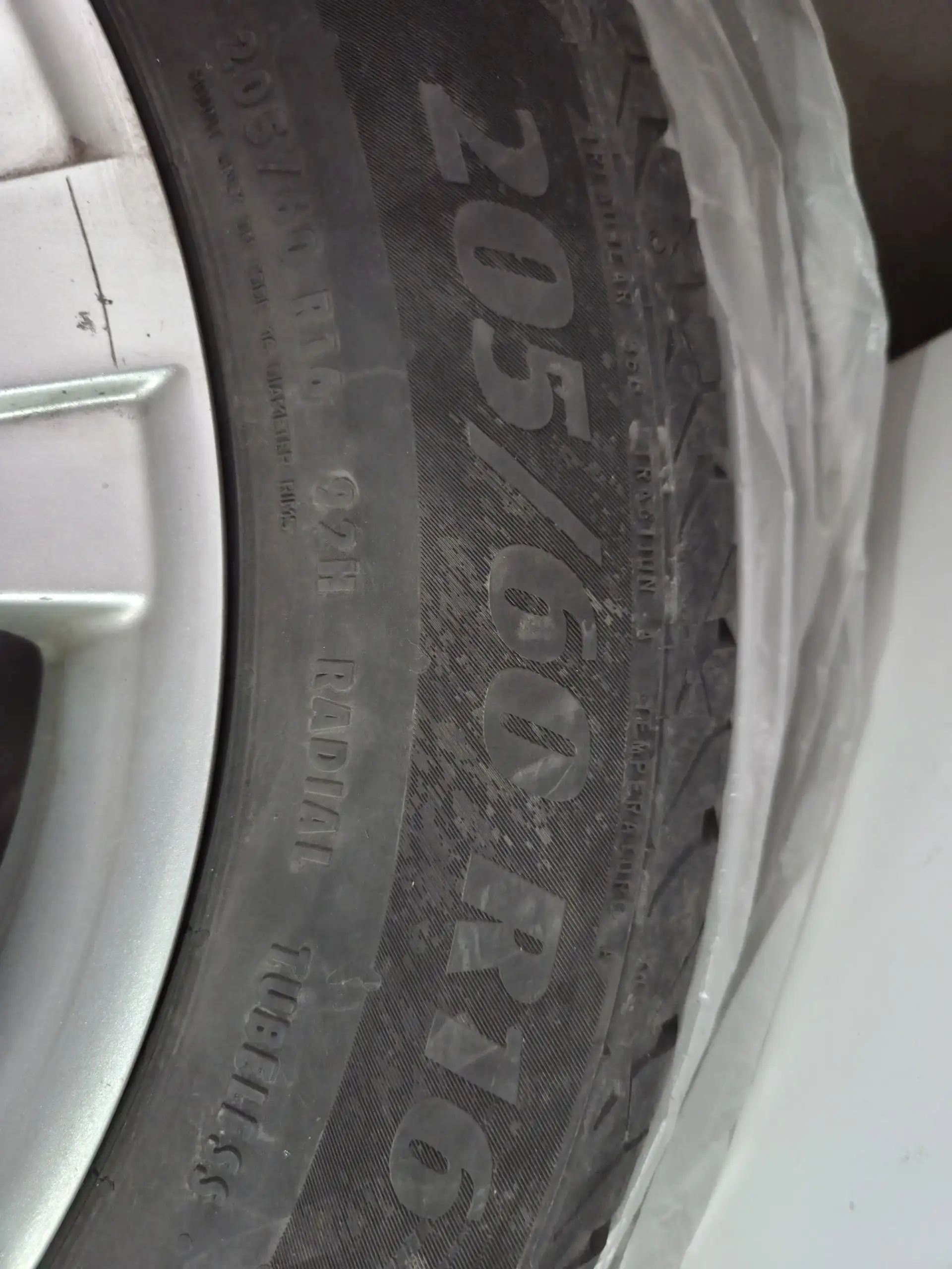 Продам колёса в сборе 16 радиус с дисками 5х105 - Запчасти (Авто) в Казань