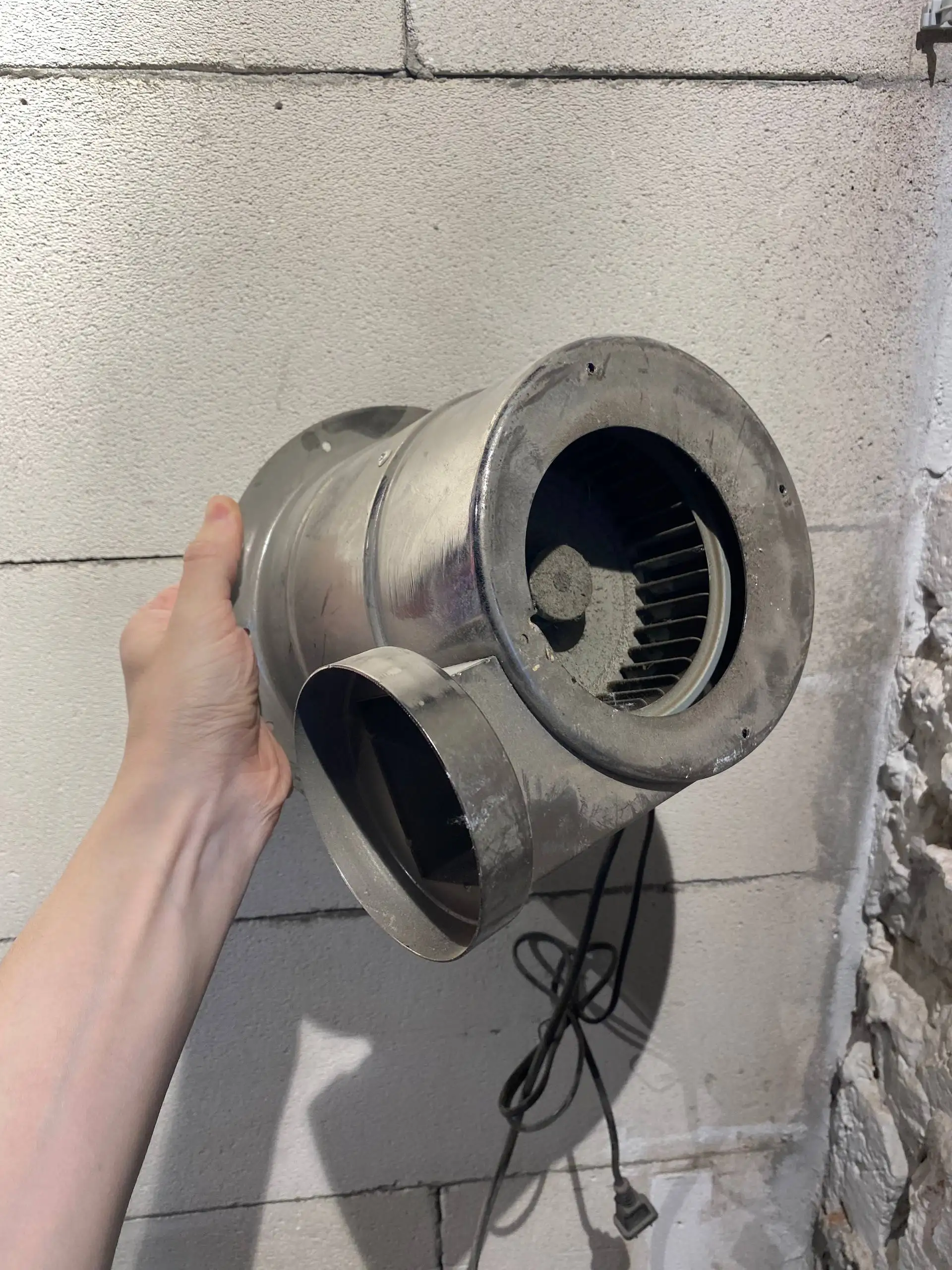 Продам Б/У электрический дымоотвод для барбекю-гриля - Барбекю и грили (Для дома и дачи) в Казань