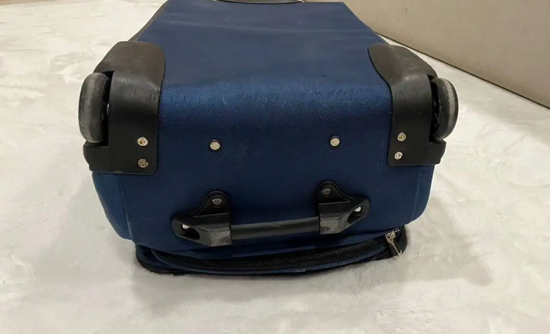 Продажа чемодана в хорошем состоянии - Барахолка в Казань