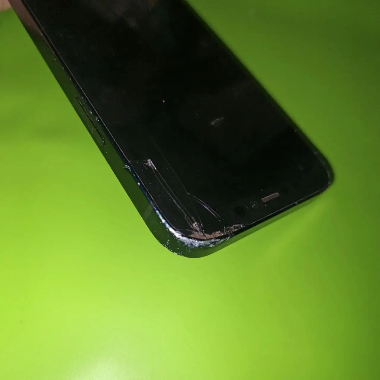 Айфон 12 128гб с повреждениями экрана и корпуса - Смартфоны (Электроника) в Казань