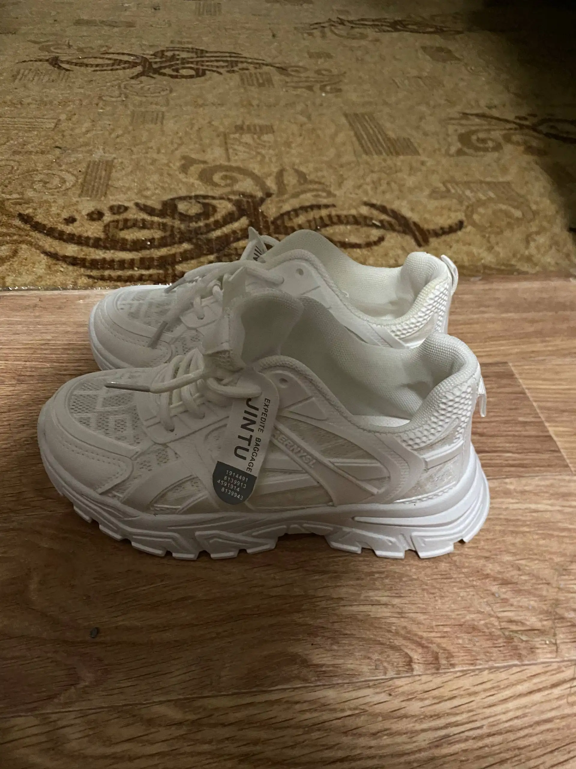 Продам кроссовки 36 размер - Обувь (Одежда) в Казань