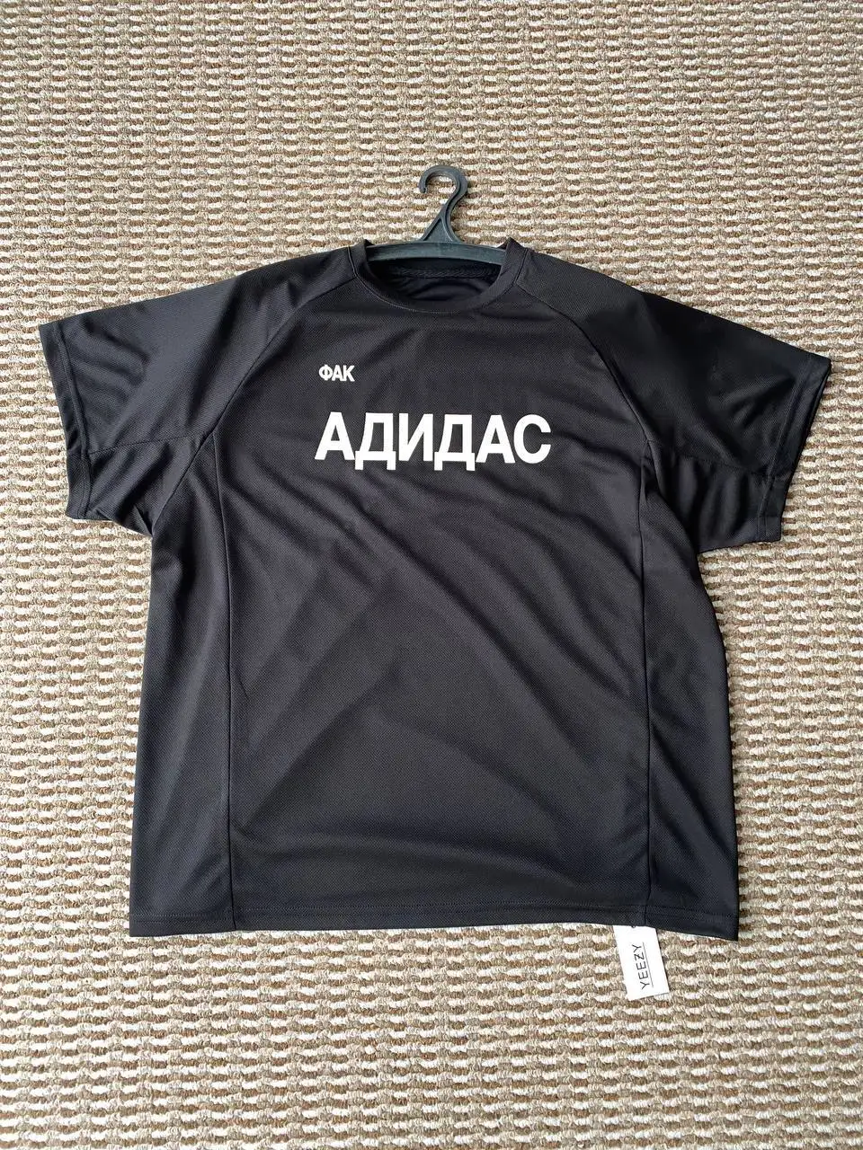 Футболки и стулья - Барахолка в Казань